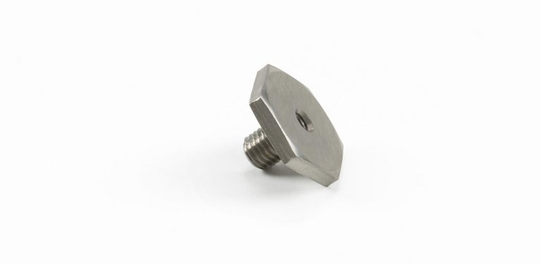 Mounting Adapter 1/4-28 - M4 (F) - Hex 3/4"